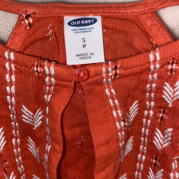 Super cute Coral Top - Picture 6 of 10